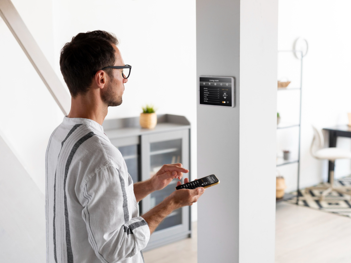 Усиленная звукоизоляция и умный дом: новый стандарт входных дверей