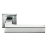 Ручка дверная DOMINION MH-40 SC/CP-S раздельная на квадратной розетке, цвет мат.хром/хром, ЦАМ Light