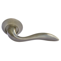 Ручка дверная ЛЬВИНАЯ ЛАПА MH-05 AB раздельная на круглой розетке, цвет бронза, ЦАМ