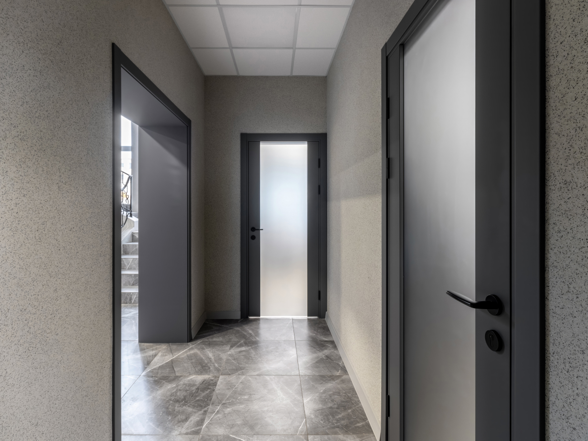 Межкомнатные двери со стеклом